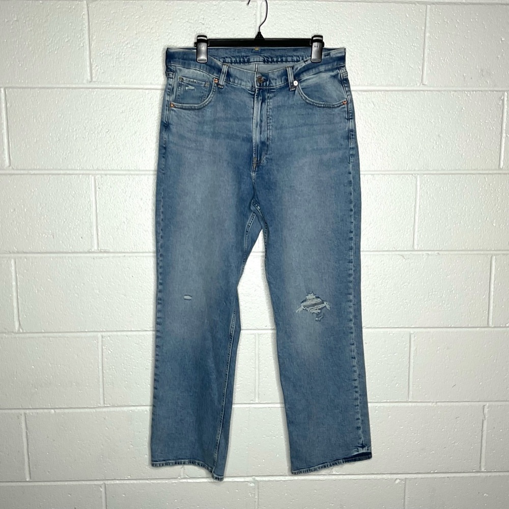 GAP Straight Leg Jeans in Light Blue with Distressed Knee